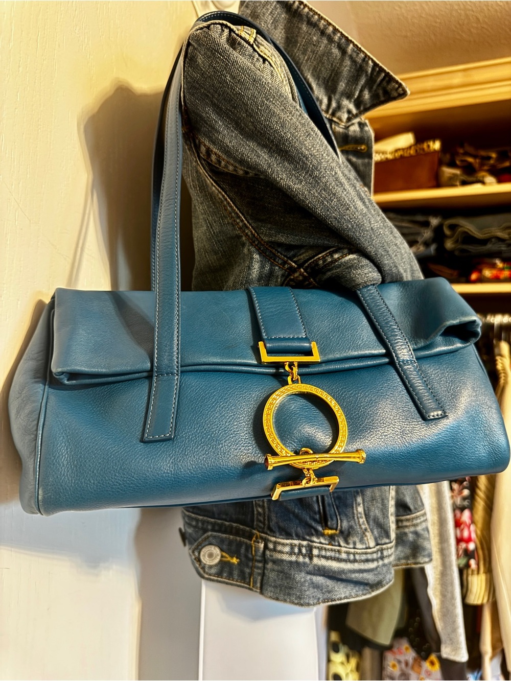 RARE Vintage Gianni Versace Blue Leather Greca Jewel Shoulder Bag – 1990 - Picture 4 of 12